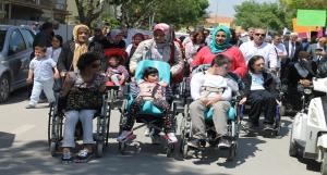 Engelliler Haftası Nedeniyle BİZ DE VARIZ Yürüyüşü Düzenlendi