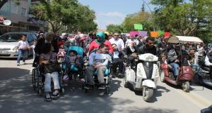 Engelliler Haftası Nedeniyle BİZ DE VARIZ Yürüyüşü Düzenlendi