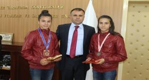 Yıldızlar Türkiye Şampiyonasında İlimizi Temsil Eden İkiz Kardeşler, Sultanoğlunu Ziyaret Etti