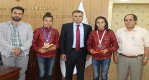Yıldızlar Türkiye Şampiyonasında İlimizi Temsil Eden İkiz Kardeşler, Sultanoğlunu Ziyaret Etti
