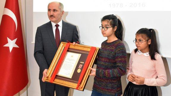 Şehit Kızlarına Devlet Övünç Madalyası ve Beratı Tevcih Edildi