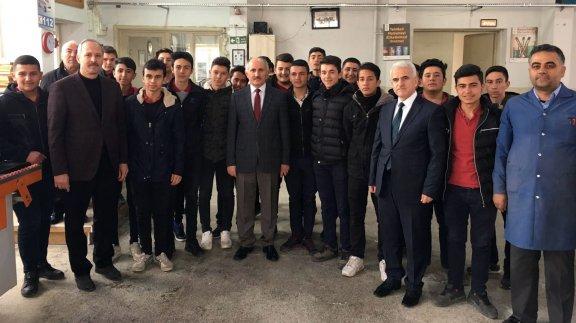 Vali Sayın Fahri Meralden Karaman Mesleki ve Teknik Anadolu Lisesine Sürpriz Ziyaret