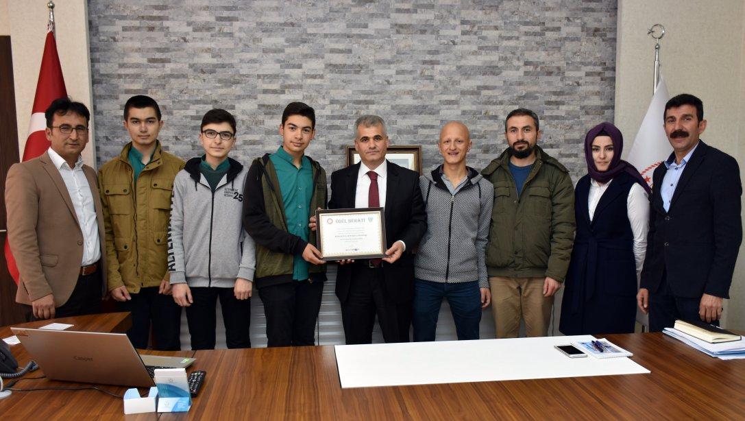 Gençlerden Robot Tasarım ve Robotik Kodlama Alanlarında Türkiye Birinciliği