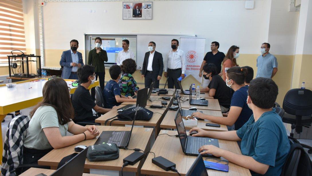 Öğrenciler 'Karaman'da Umuda Smaç' Projesiyle Yapay Zekâ ve Yazılım Eğitimi Alıyorlar