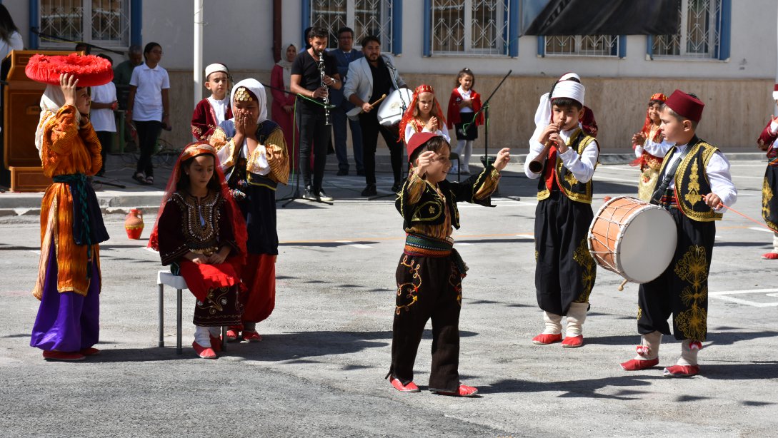 İlköğretim Haftası Karaman'da Coşkuyla Kutlandı