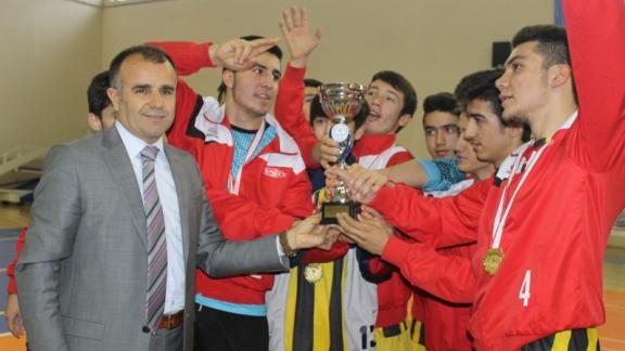Futsalda İl Birincileri Kupasını Sultanoğlundan Aldı