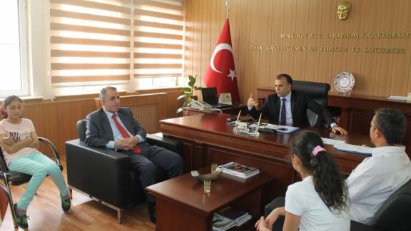 Fikret Ünlü Yatılı Bölge Ortaokulunun Başarılı Öğrencilerinden Sultanoğluna Ziyaret