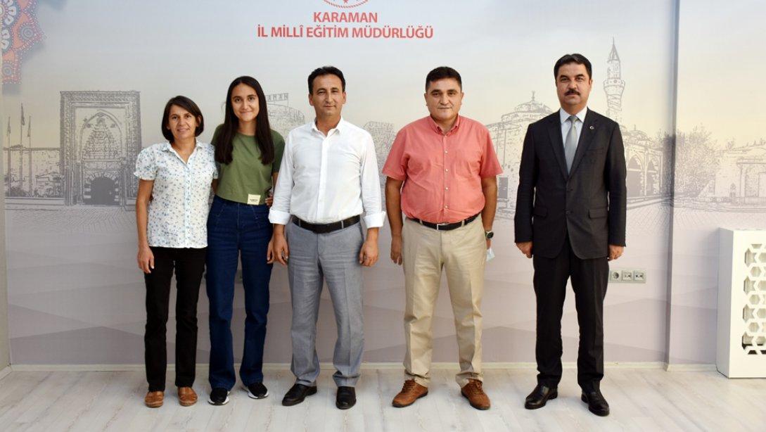 Türkiye 14'üncüsü Eylül Şen, Mutluluğunu Vali Işık ve İl Müdürü Çalışkan'la Paylaştı