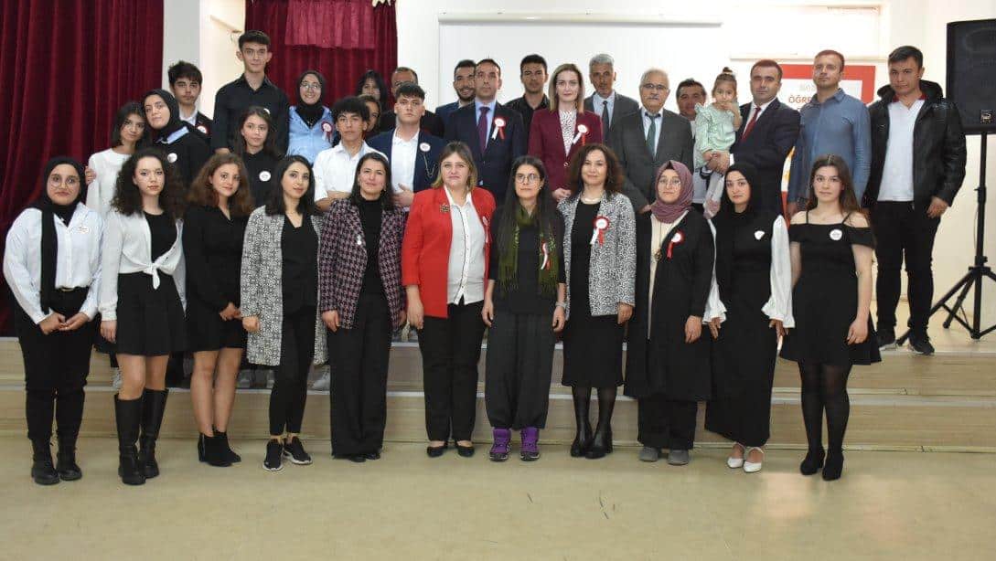 24 Kasım Öğretmenler Günü, Şehit Öğretmen Hamza Çetin'in İsminin Verildiği Okulda Kutlandı