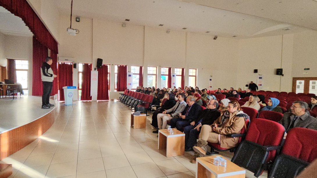 Ermenek'teki Öğretmenlere Proje Hazırlama Semineri Düzenledi